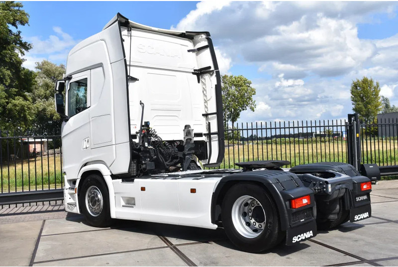 Scania S450 NGS 4x2 - RETARDER - 709 TKM - PARK. AIRCO - LEATHER SEATS - 2 x FUEL TANKS - LED LIGHTS - TOP CONDITION - - Tractor unit: picture 3 Scania S450 NGS 4x2 - RETARDER - 709 TKM - PARK. AIRCO - LEATHER SEATS - 2 x FUEL TANKS - LED LIGHTS - TOP CONDITION - - Tractor unit: picture 3
