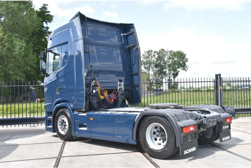 Scania S450 NGS 4x2NB - FULL AIR - RETARDER - ACC - PARK. AIRCO - 2 x FUEL TANKS - TOP CONDITION - - Tractor unit: picture 3 Scania S450 NGS 4x2NB - FULL AIR - RETARDER - ACC - PARK. AIRCO - 2 x FUEL TANKS - TOP CONDITION - - Tractor unit: picture 3