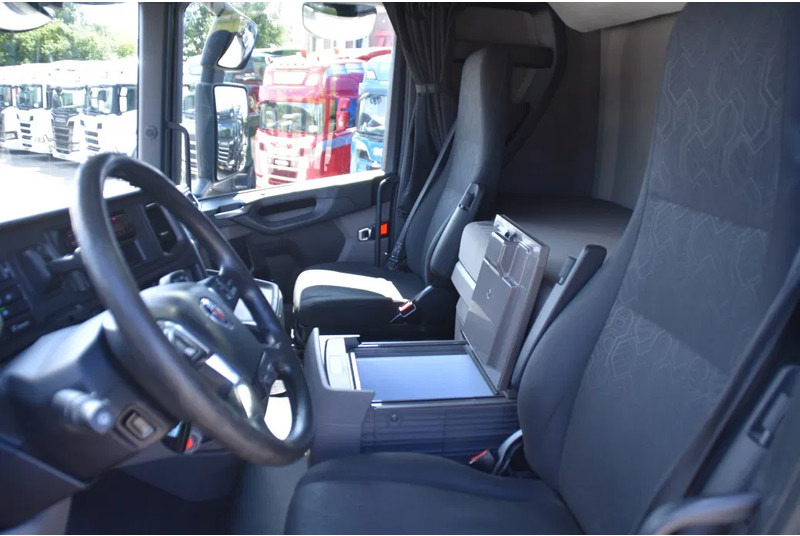 Scania S450 NGS 4x2NB - RETARDER - 675 TKM - FULL AIR - AIRCO - 2 x FUEL TANKS - TOP CONDITION - - Tractor unit: picture 5 Scania S450 NGS 4x2NB - RETARDER - 675 TKM - FULL AIR - AIRCO - 2 x FUEL TANKS - TOP CONDITION - - Tractor unit: picture 5