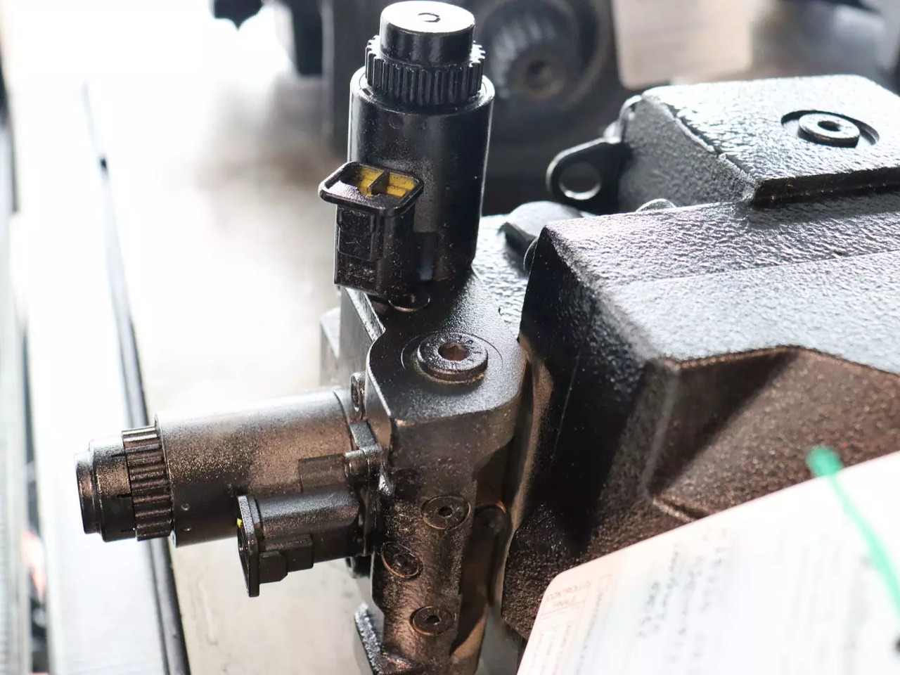DANFOSS / SAUER H1B110-AK1-K1-NCRADNJNNA10NN027N25NNN - Hydraulic motor for Material handling equipment: picture 2 DANFOSS / SAUER H1B110-AK1-K1-NCRADNJNNA10NN027N25NNN - Hydraulic motor for Material handling equipment: picture 2