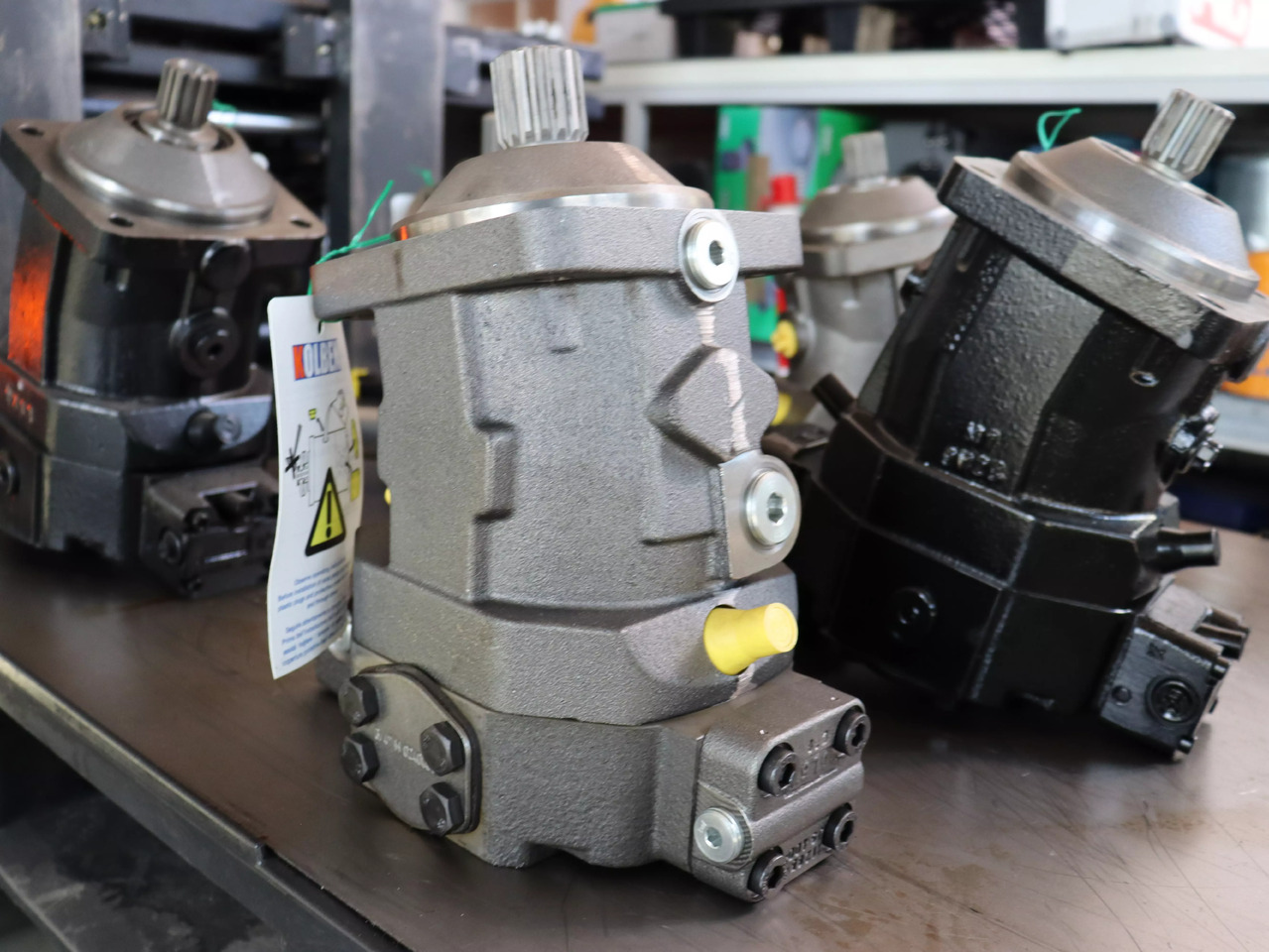 REXROTH A6VM060HA2T30004F/71MWV0M4Z8200-0 - Hydraulic motor for Construction machinery: picture 1 REXROTH A6VM060HA2T30004F/71MWV0M4Z8200-0 - Hydraulic motor for Construction machinery: picture 1