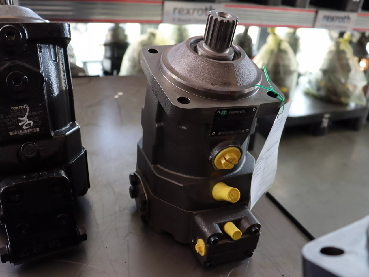 REXROTH A6VM060HA2T30004F/71MWV0M4Z8200-0 - Hydraulic motor for Material handling equipment: picture 2 REXROTH A6VM060HA2T30004F/71MWV0M4Z8200-0 - Hydraulic motor for Material handling equipment: picture 2