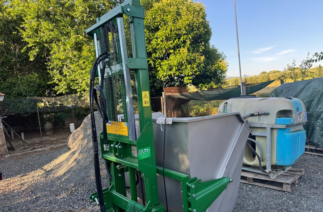 Muletto x uva - Attachment for Agricultural machinery: picture 2 Muletto x uva - Attachment for Agricultural machinery: picture 2