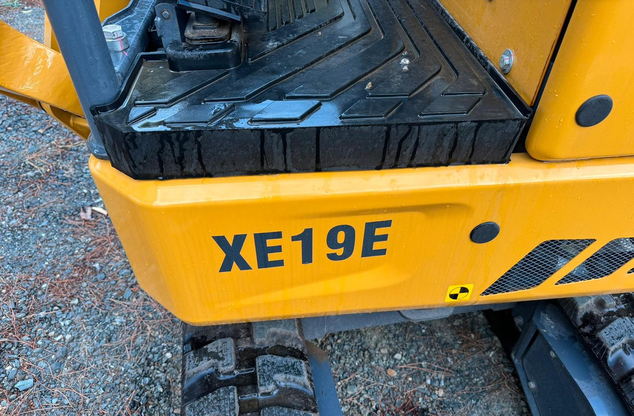 Mini escavatore - Mini excavator: picture 2 Mini escavatore - Mini excavator: picture 2