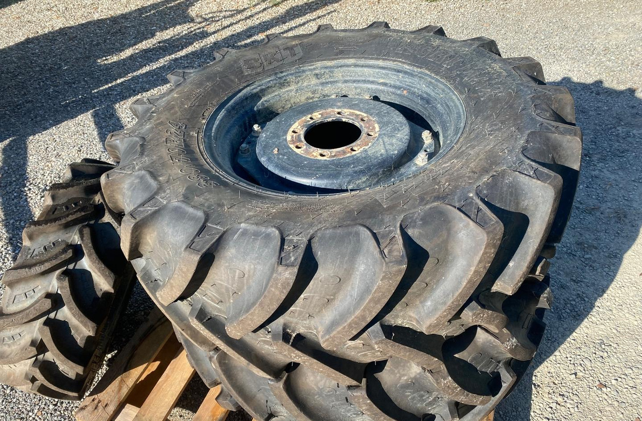 Pneumatico trattore - Wheel and tire package for Farm tractor: picture 5 Pneumatico trattore - Wheel and tire package for Farm tractor: picture 5