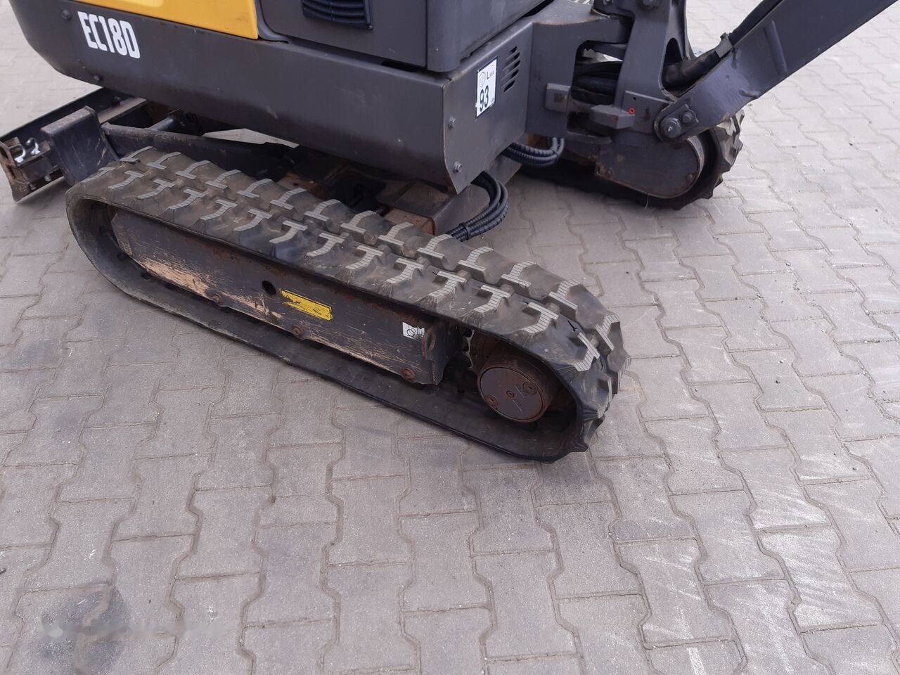Mini excavator Volvo EC18D: picture 11