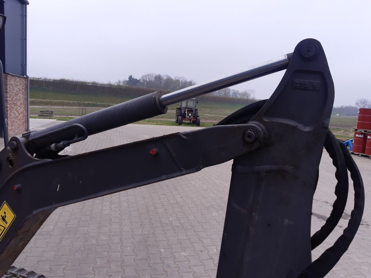 Mini excavator Volvo EC18D: picture 13