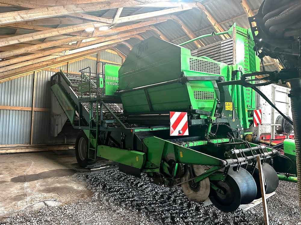 AVR SPIRIT 8200 - Harvester: picture 1 AVR SPIRIT 8200 - Harvester: picture 1