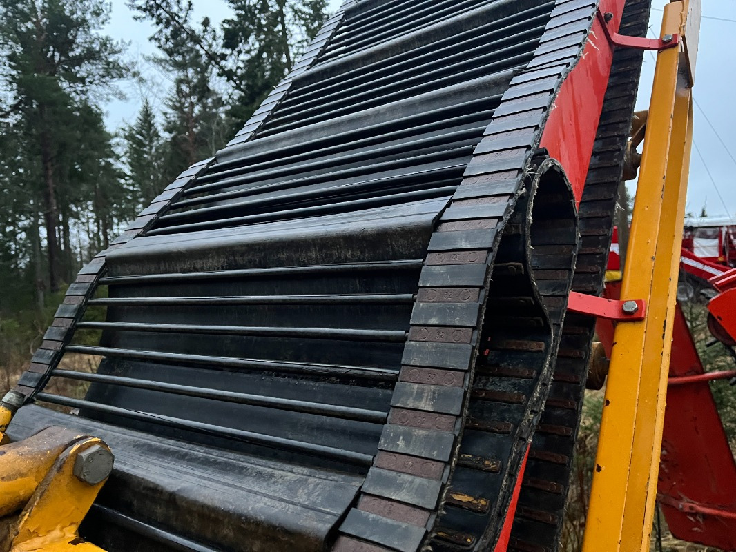 Samon Loading conveyor - Grape harvesting machine: picture 3 Samon Loading conveyor - Grape harvesting machine: picture 3