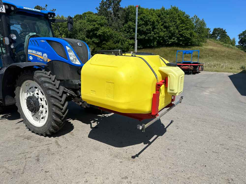 Tecnocar Tecnospra 1500 Fronttank - Harvester: picture 1 Tecnocar Tecnospra 1500 Fronttank - Harvester: picture 1