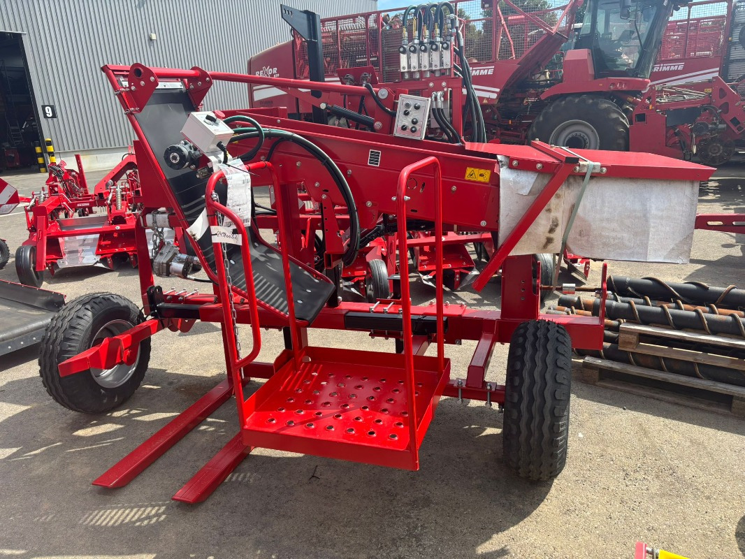 ASA-Lift CM-100C - Grape harvesting machine: picture 5 ASA-Lift CM-100C - Grape harvesting machine: picture 5