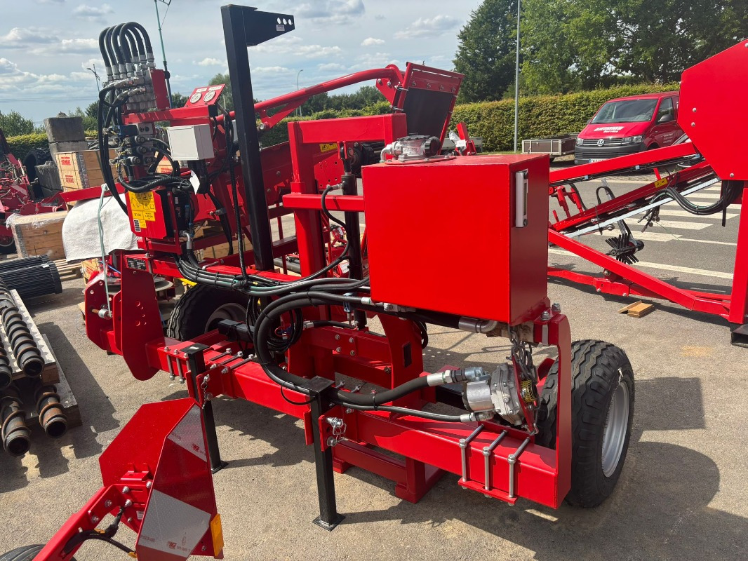 ASA-Lift CM-100C - Grape harvesting machine: picture 2 ASA-Lift CM-100C - Grape harvesting machine: picture 2
