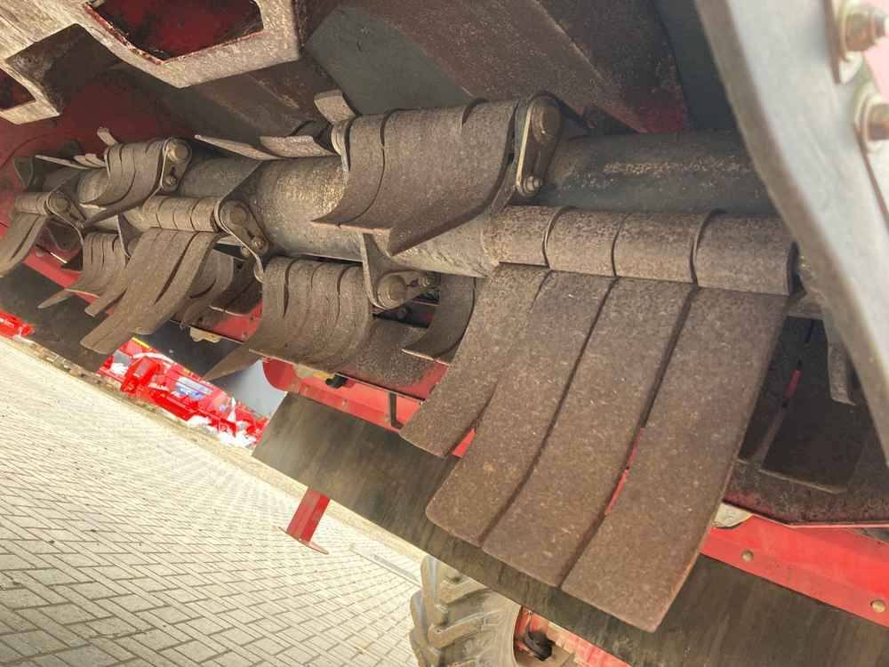Grimme Grimme HT 210 2 Row Front Mounted Self-Propelled Topper - Harvester: picture 3 Grimme Grimme HT 210 2 Row Front Mounted Self-Propelled Topper - Harvester: picture 3