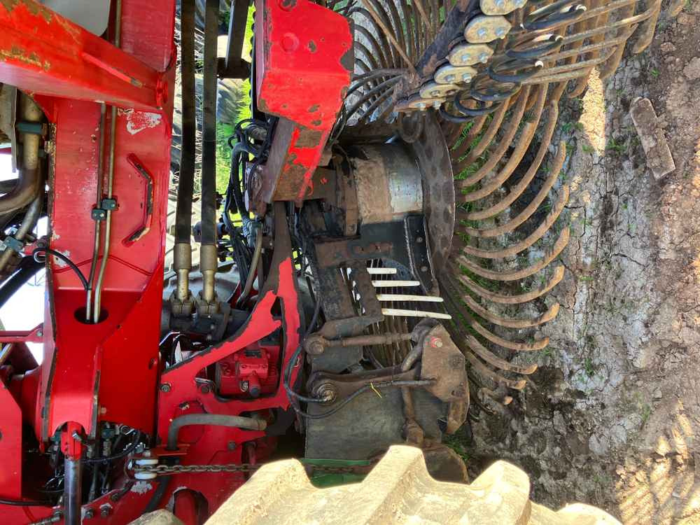 Holmer Holmer T4-40 Self-Propelled Sugarbeet Harvester - Soil tillage equipment: picture 2 Holmer Holmer T4-40 Self-Propelled Sugarbeet Harvester - Soil tillage equipment: picture 2