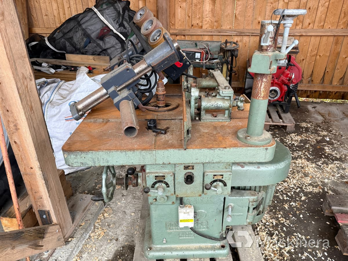 Bordsfräs med matarverk Jonsereds - Construction equipment: picture 2 Bordsfräs med matarverk Jonsereds - Construction equipment: picture 2