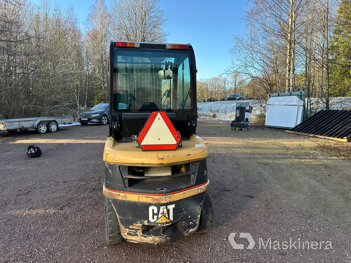 Gaffeltruck Caterpillar DP30N - Diesel forklift: picture 4 Gaffeltruck Caterpillar DP30N - Diesel forklift: picture 4