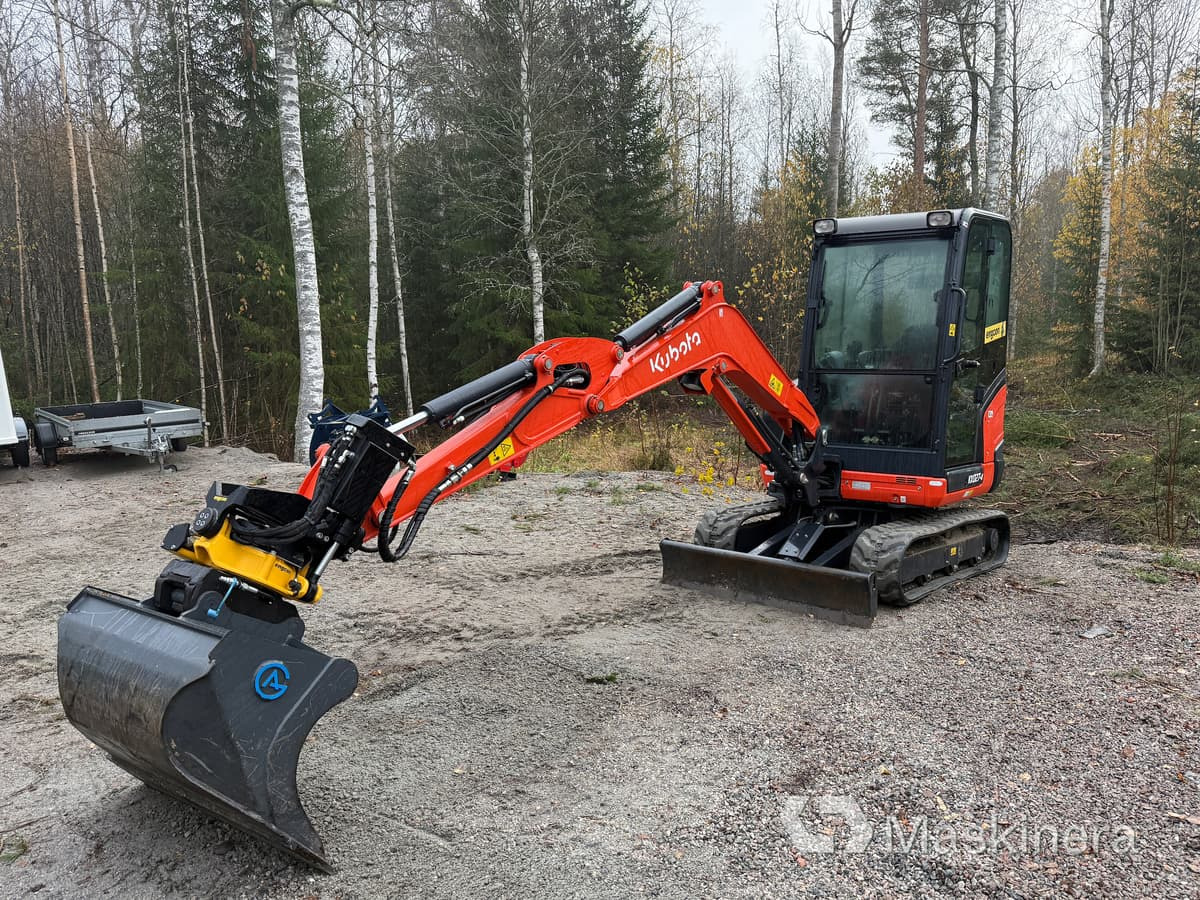 Grävmaskin Kubota KX027-4 med många redskap - Crawler excavator: picture 1 Grävmaskin Kubota KX027-4 med många redskap - Crawler excavator: picture 1