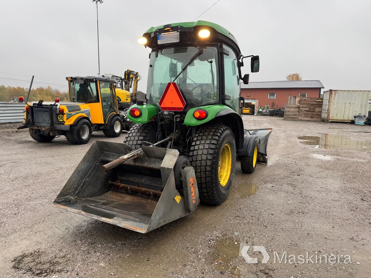 Kompakttraktor John Deere 3720 - Compact tractor: picture 5 Kompakttraktor John Deere 3720 - Compact tractor: picture 5
