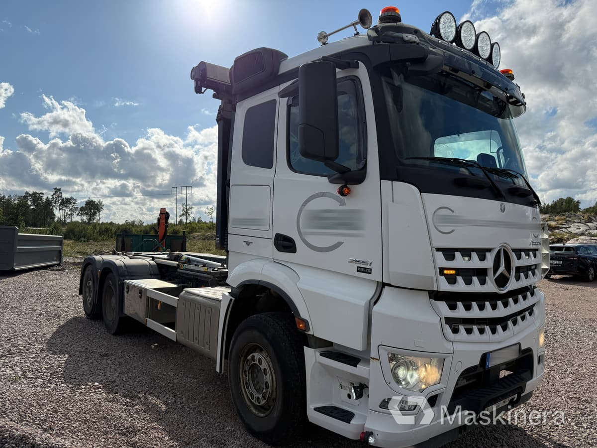 Mercedes Arocs 2551 Tandem Lastväxlare Mercedes Arocs 2551 - Hook lift truck: picture 3 Mercedes Arocs 2551 Tandem Lastväxlare Mercedes Arocs 2551 - Hook lift truck: picture 3