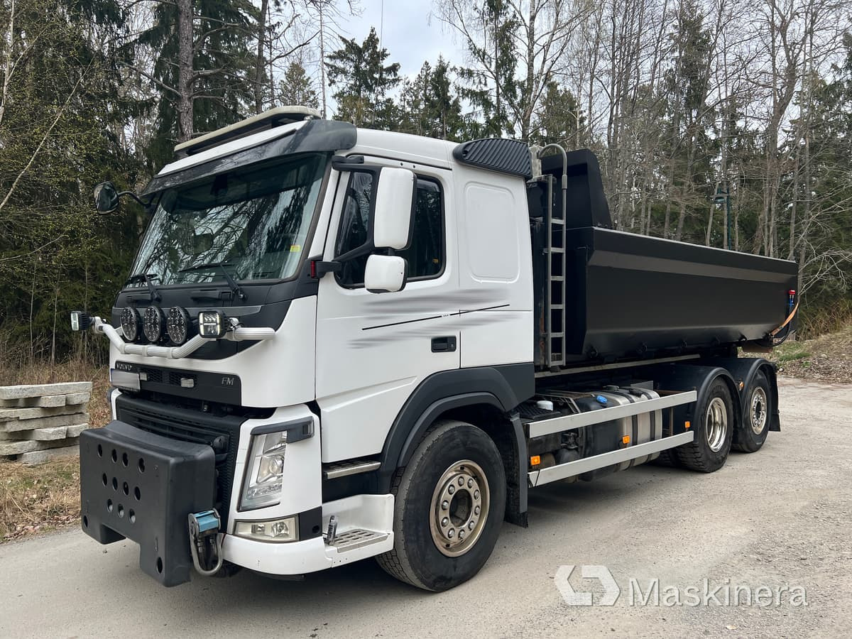 Lastväxlare Volvo FM Plog/Saltutrustad - Other machinery: picture 1 Lastväxlare Volvo FM Plog/Saltutrustad - Other machinery: picture 1