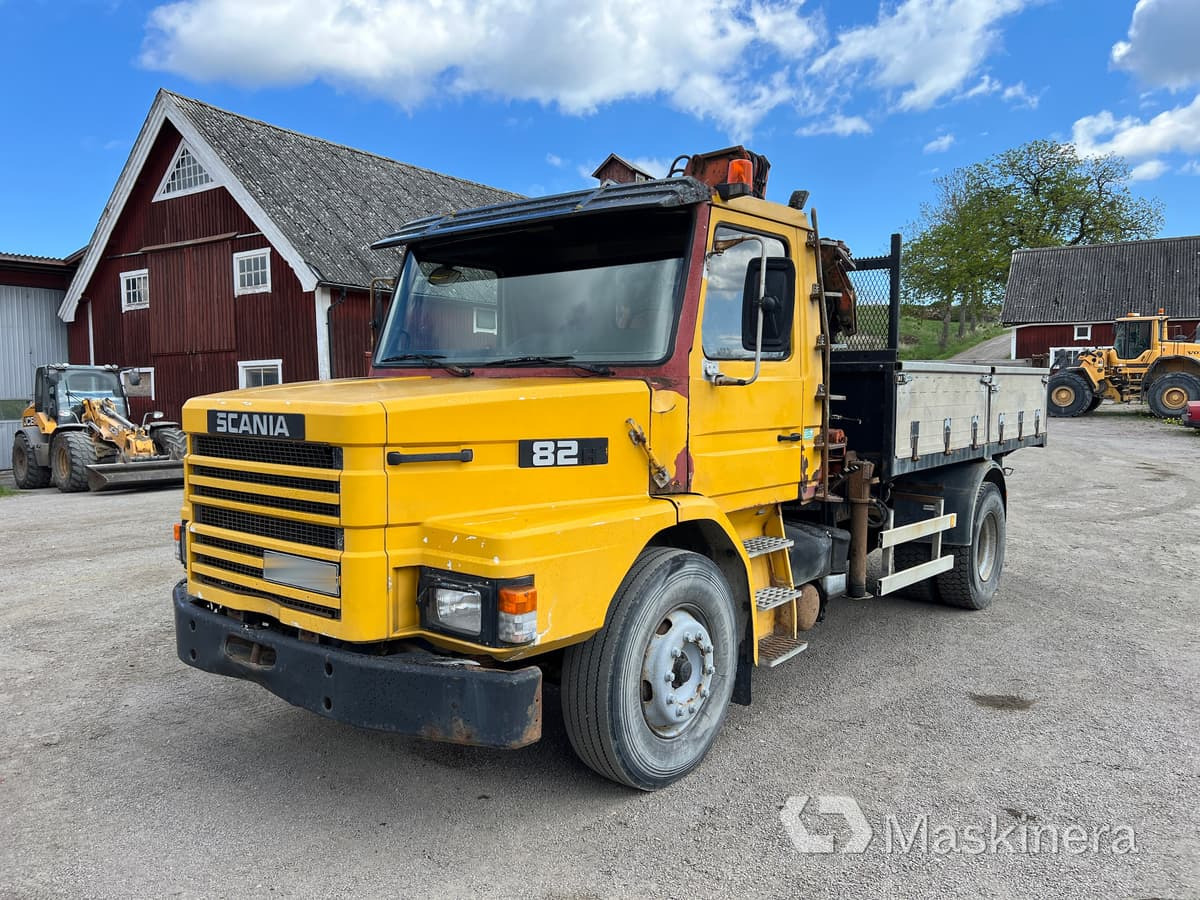 Scania T82HL4X2LS46KK Kran / tippbil Scania 82H - Other machinery: picture 1 Scania T82HL4X2LS46KK Kran / tippbil Scania 82H - Other machinery: picture 1