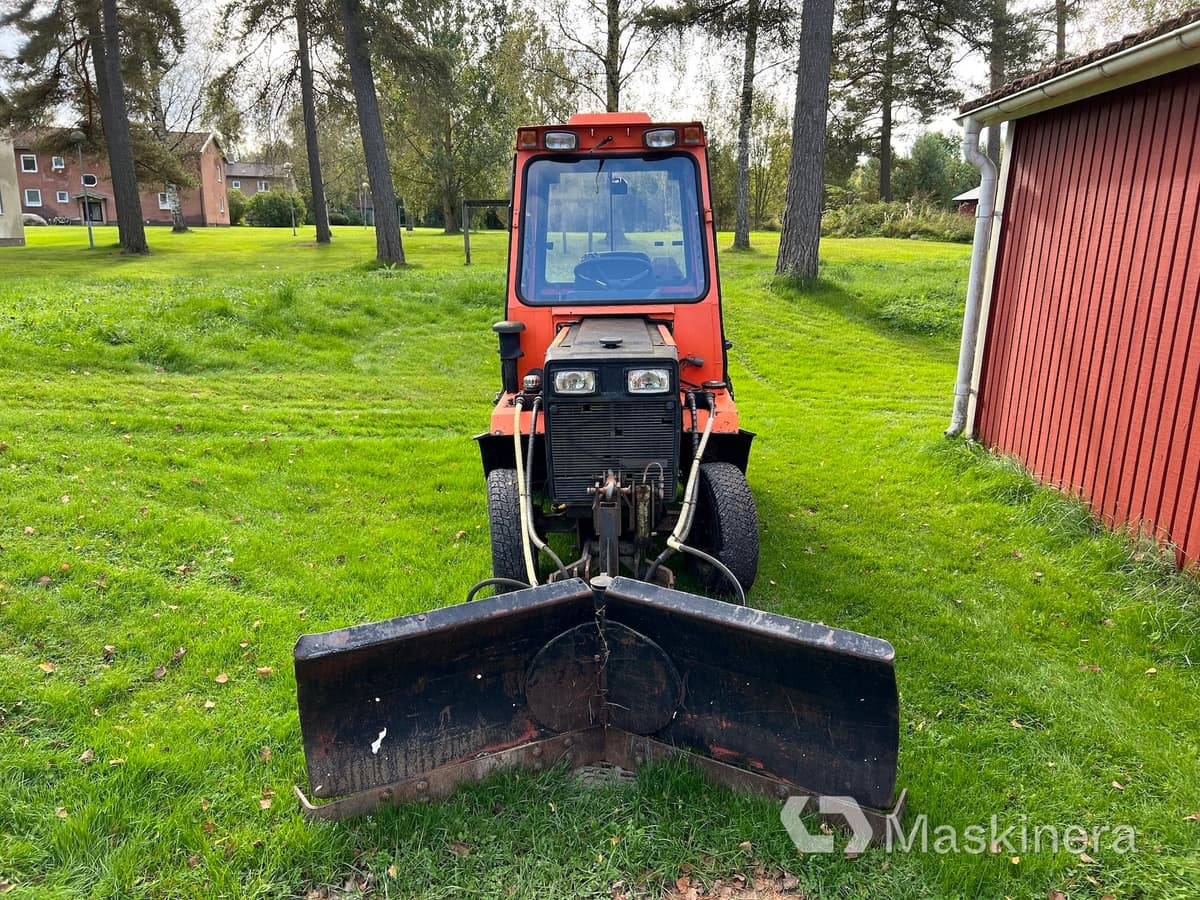 Redskapsbärare Holder P70-460 2wd - Municipal tractor: picture 2 Redskapsbärare Holder P70-460 2wd - Municipal tractor: picture 2