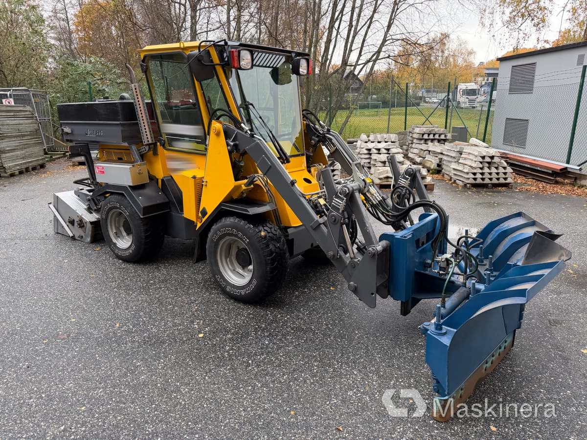 Redskapsbärare Wille 345 med snöutrustning - Snow removal vehicle: picture 3 Redskapsbärare Wille 345 med snöutrustning - Snow removal vehicle: picture 3