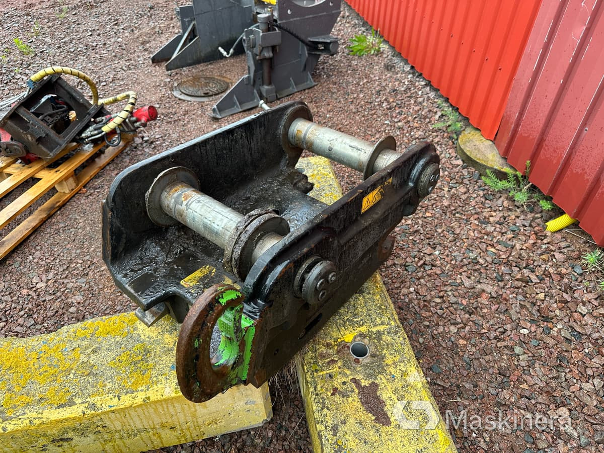 Steelwrist QCS70 FPL Steelwrist Snabbfäste S70 FPL - Quick coupler for Construction machinery: picture 1 Steelwrist QCS70 FPL Steelwrist Snabbfäste S70 FPL - Quick coupler for Construction machinery: picture 1
