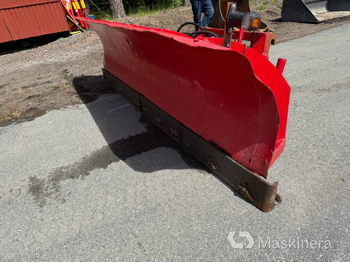 Svedala Arbrå DB85-32 Snöblad Svedala Arbrå DB 85-32 eurofäste - Snow plough: picture 3 Svedala Arbrå DB85-32 Snöblad Svedala Arbrå DB 85-32 eurofäste - Snow plough: picture 3