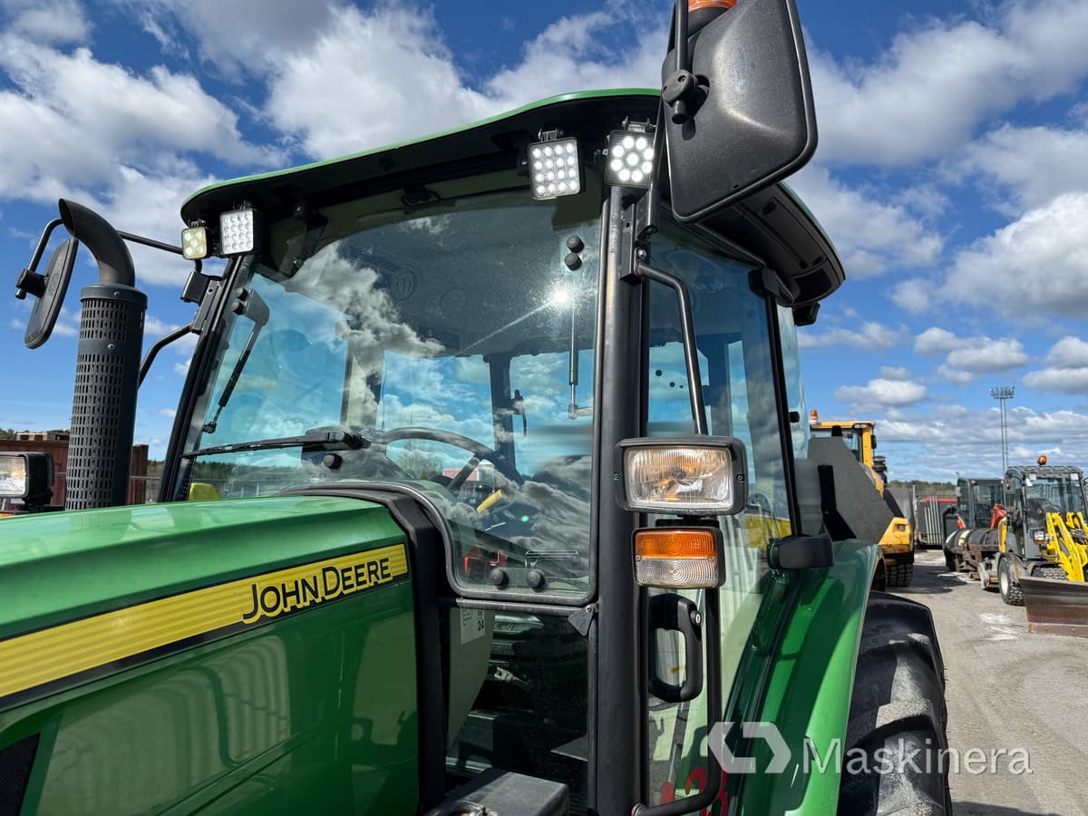 Farm tractor Traktor John Deere 5075M med snöutrustning: picture 14