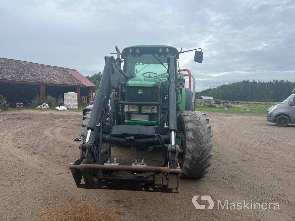 Traktor John Deere 6620 med lastare - Farm tractor: picture 3 Traktor John Deere 6620 med lastare - Farm tractor: picture 3