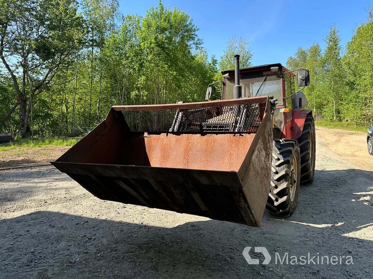 Traktor Volvo BM Valmet 805-4 - Farm tractor: picture 2 Traktor Volvo BM Valmet 805-4 - Farm tractor: picture 2