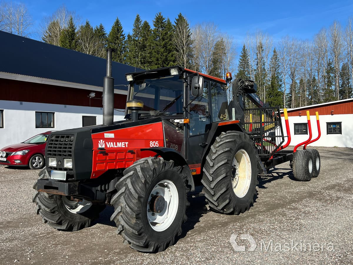 Valmet 805 / Palms 675 Traktor Valmet 805 med Skogsvagn Palms 675 - Farm tractor: picture 1 Valmet 805 / Palms 675 Traktor Valmet 805 med Skogsvagn Palms 675 - Farm tractor: picture 1