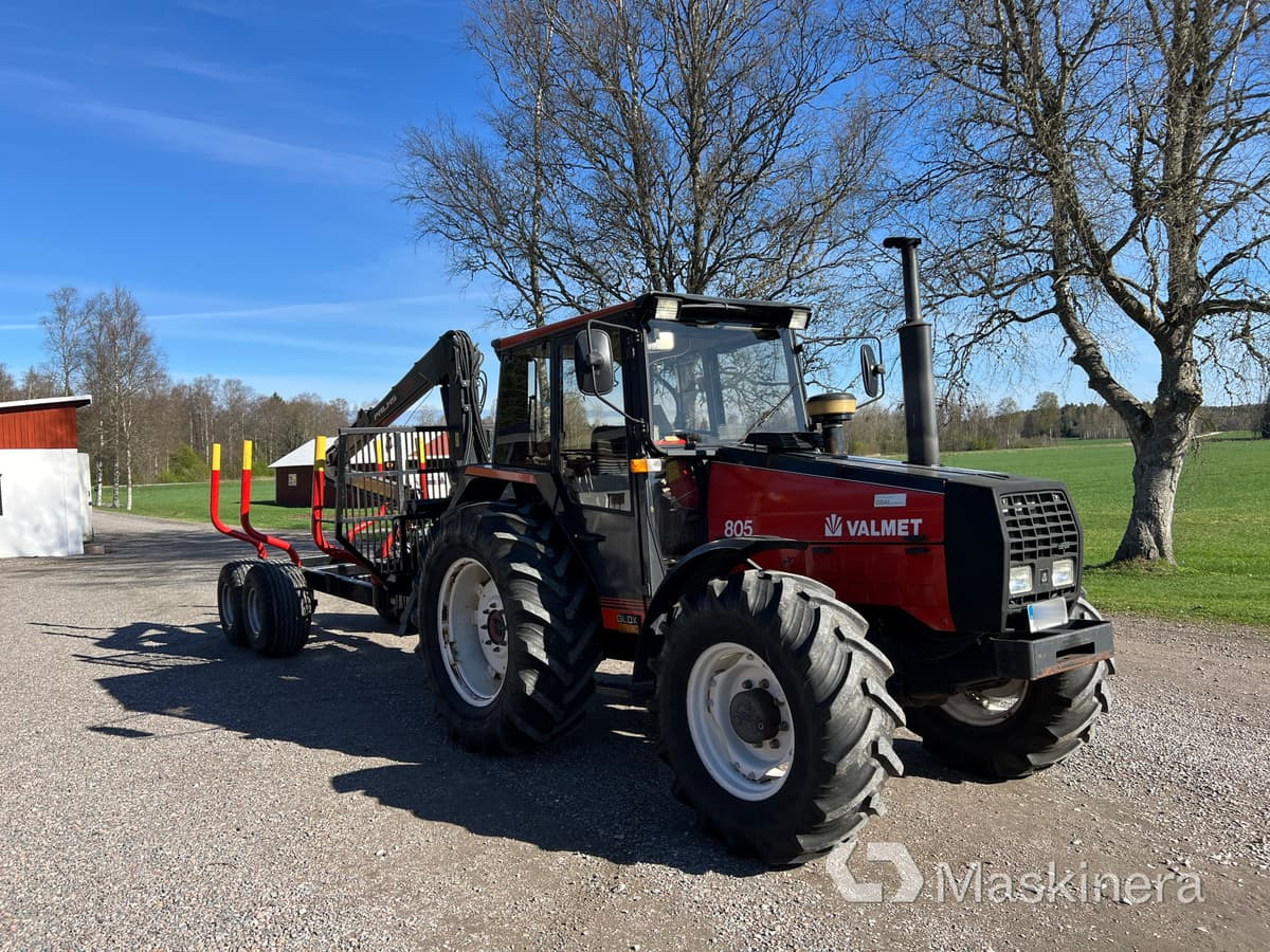 Valmet 805 / Palms 675 Traktor Valmet 805 med Skogsvagn Palms 675 - Farm tractor: picture 3 Valmet 805 / Palms 675 Traktor Valmet 805 med Skogsvagn Palms 675 - Farm tractor: picture 3