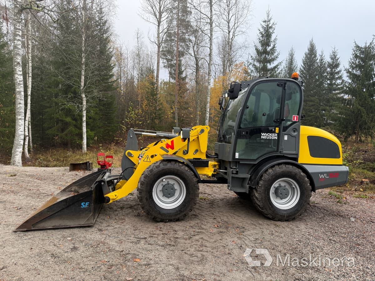 Wacker Neuson WL52 RL50 Hjullastare Wacker Neuson WL52 med Vagn och många redskap - Wheel loader: picture 2 Wacker Neuson WL52 RL50 Hjullastare Wacker Neuson WL52 med Vagn och många redskap - Wheel loader: picture 2