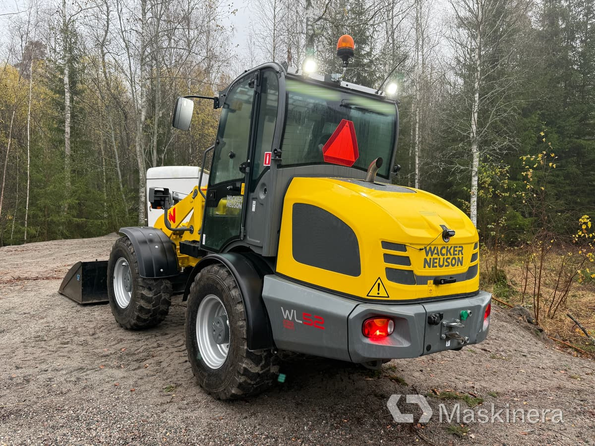 Wacker Neuson WL52 RL50 Hjullastare Wacker Neuson WL52 med Vagn och många redskap - Wheel loader: picture 3 Wacker Neuson WL52 RL50 Hjullastare Wacker Neuson WL52 med Vagn och många redskap - Wheel loader: picture 3
