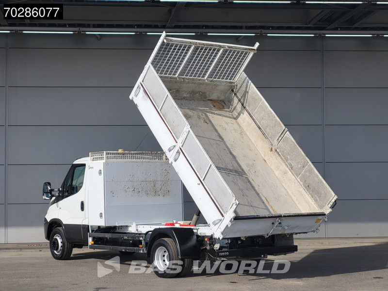 Iveco Daily 72C18 3.0L Kipper met Kist Dubbellucht 3,5t Trekhaak Airco Cruise Euro6 Tipper Benne Kieper Airco Trekhaak Cruise control - Tipper van: picture 2 Iveco Daily 72C18 3.0L Kipper met Kist Dubbellucht 3,5t Trekhaak Airco Cruise Euro6 Tipper Benne Kieper Airco Trekhaak Cruise control - Tipper van: picture 2