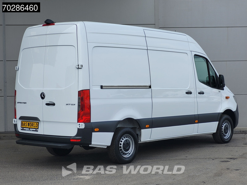 Mercedes-Benz Sprinter 317 CDI Automaat L2H2 170PK Navi Airco Cruise Camera Parkeersensoren MBUX CarPlay Euro6 L2 12m3 Airco Cruise control - Panel van: picture 5 Mercedes-Benz Sprinter 317 CDI Automaat L2H2 170PK Navi Airco Cruise Camera Parkeersensoren MBUX CarPlay Euro6 L2 12m3 Airco Cruise control - Panel van: picture 5