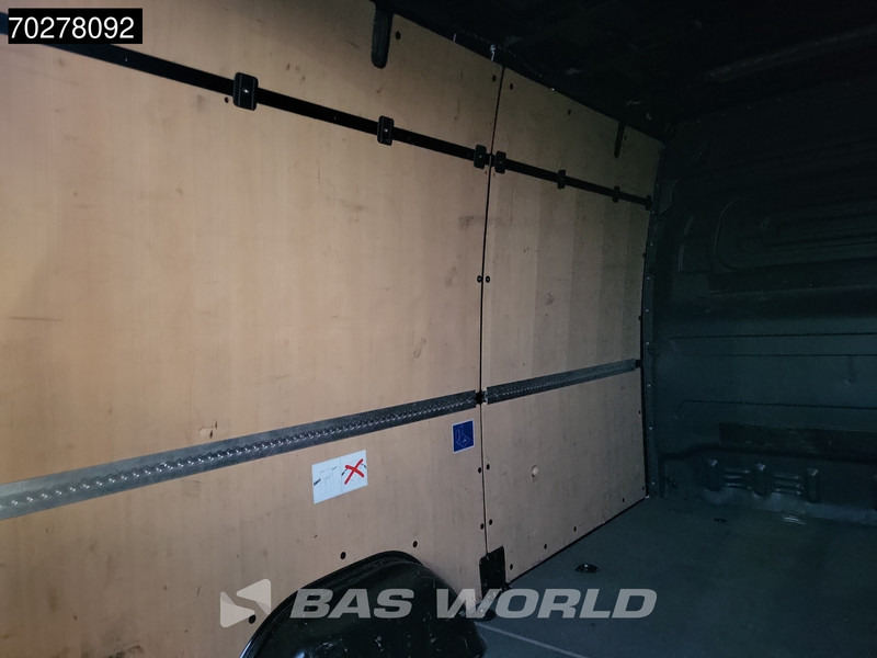 Mercedes-Benz Sprinter 317 CDI Automaat L2H2 3500KG Trekhaak 170PK Airco Camera MBUX CarPlay Euro6 L2 10m3 Airco Trekhaak - Panel van: picture 3 Mercedes-Benz Sprinter 317 CDI Automaat L2H2 3500KG Trekhaak 170PK Airco Camera MBUX CarPlay Euro6 L2 10m3 Airco Trekhaak - Panel van: picture 3