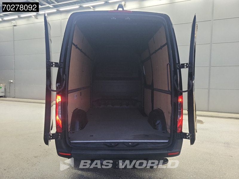 Mercedes-Benz Sprinter 317 CDI Automaat L2H2 3500KG Trekhaak 170PK Airco Camera MBUX CarPlay Euro6 L2 10m3 Airco Trekhaak - Panel van: picture 2 Mercedes-Benz Sprinter 317 CDI Automaat L2H2 3500KG Trekhaak 170PK Airco Camera MBUX CarPlay Euro6 L2 10m3 Airco Trekhaak - Panel van: picture 2