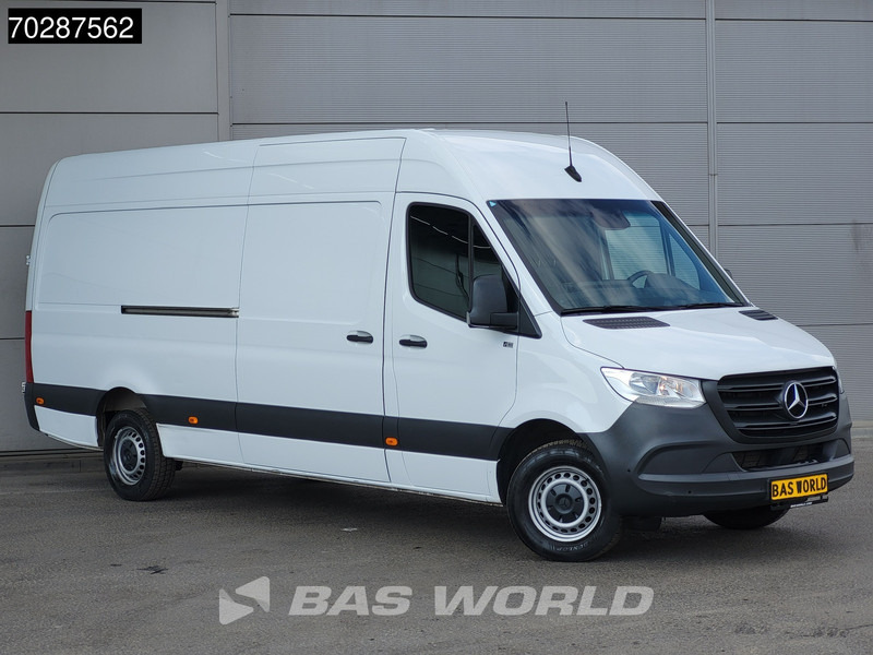 Mercedes-Benz Sprinter 317 CDI Automaat L3H2 3500KG 170PK Airco Cruise Camera Parkeersensoren MBUX CarPlay Euro6 L3 16m3 Airco Trekhaak - Panel van: picture 3 Mercedes-Benz Sprinter 317 CDI Automaat L3H2 3500KG 170PK Airco Cruise Camera Parkeersensoren MBUX CarPlay Euro6 L3 16m3 Airco Trekhaak - Panel van: picture 3