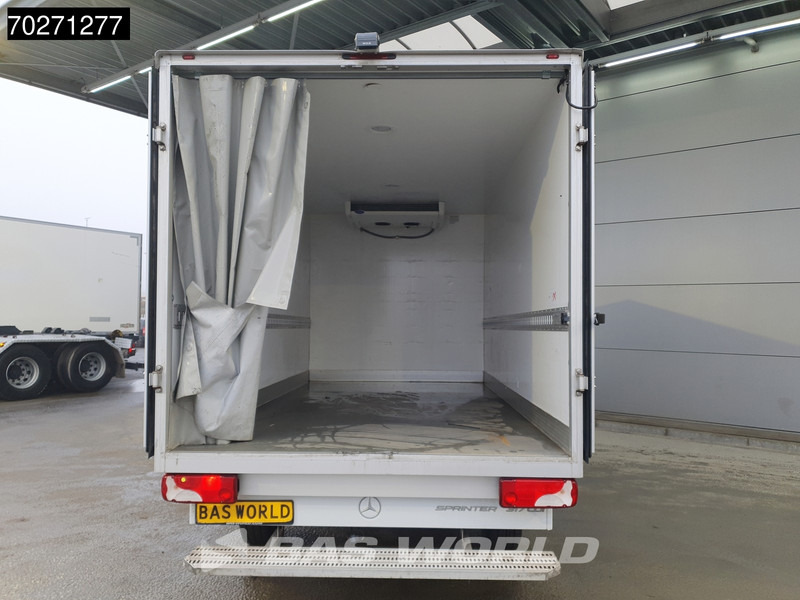 Mercedes-Benz Sprinter 317 CDI Koelwagen Automaat Carrier Xarios 350 230V stekker Cruise Airco Camera Koel Kühlkoffer Koeler Bakwagen 17m3 Airco Cruise - Refrigerated van: picture 3 Mercedes-Benz Sprinter 317 CDI Koelwagen Automaat Carrier Xarios 350 230V stekker Cruise Airco Camera Koel Kühlkoffer Koeler Bakwagen 17m3 Airco Cruise - Refrigerated van: picture 3
