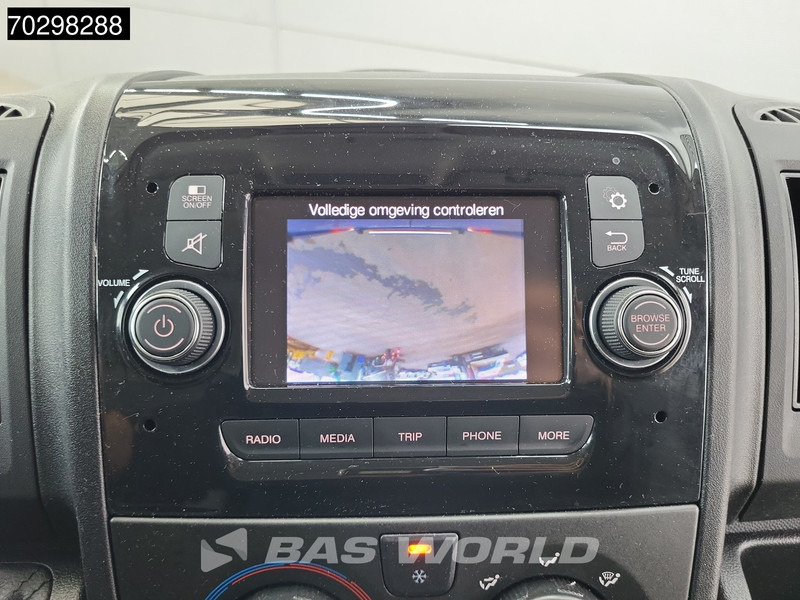 Small van Peugeot Boxer 120pk L2H2 Airco Cruise Parkeersensoren APK 06-2026 Euro6 L2 Airco Cruise control: picture 13 Small van Peugeot Boxer 120pk L2H2 Airco Cruise Parkeersensoren APK 06-2026 Euro6 L2 Airco Cruise control: picture 13