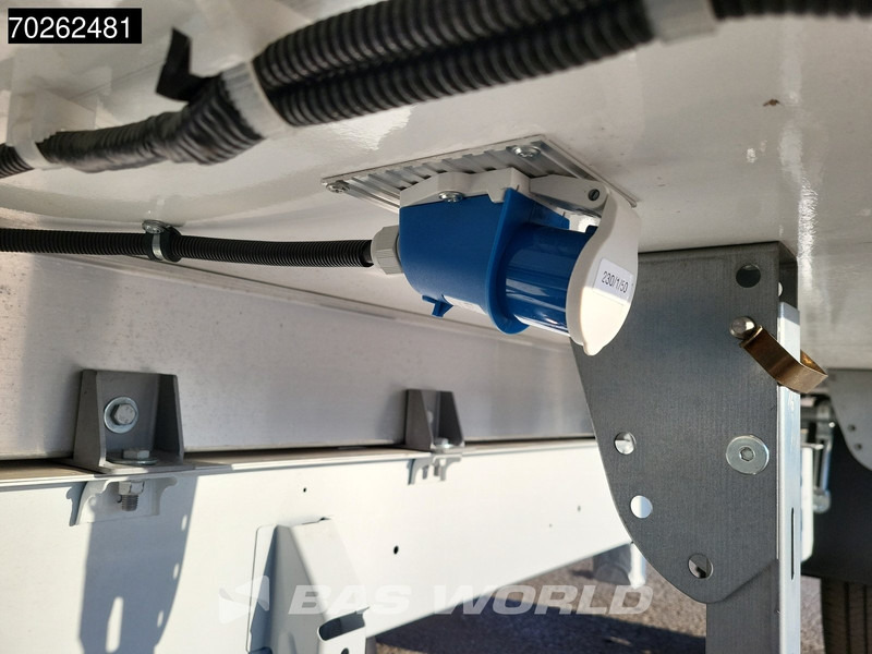 New Refrigerated van Renault Master 170pk -15 Vries Koelwagen 2025model Achterdeuren Thermo King V200 MAX 220V stekker LED Koel Koeler Vries Kühlwagen Kühlkoffer Frigo 17: picture 8 New Refrigerated van Renault Master 170pk -15 Vries Koelwagen 2025model Achterdeuren Thermo King V200 MAX 220V stekker LED Koel Koeler Vries Kühlwagen Kühlkoffer Frigo 17: picture 8