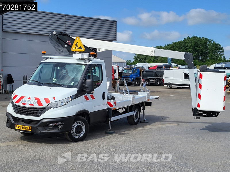 Iveco Daily 35S14 Hoogwerker 11meter Werkhoogte Klubb Navi Airco Cruise Camera Parkeersensoren Nacelle Arbeitsbühne 2Personen Airco Cruise c - Van: picture 5 Iveco Daily 35S14 Hoogwerker 11meter Werkhoogte Klubb Navi Airco Cruise Camera Parkeersensoren Nacelle Arbeitsbühne 2Personen Airco Cruise c - Van: picture 5