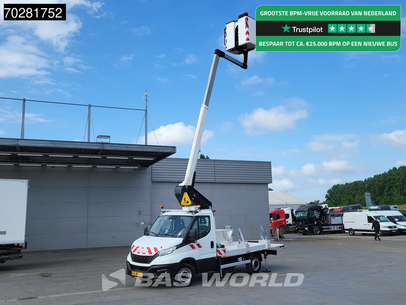 Iveco Daily 35S14 Hoogwerker 11meter Werkhoogte Klubb Navi Airco Cruise Cmaera Parkeersensoren Nacelle Arbeitsbühne 2Personen Airco Cruise c - Van: picture 1 Iveco Daily 35S14 Hoogwerker 11meter Werkhoogte Klubb Navi Airco Cruise Cmaera Parkeersensoren Nacelle Arbeitsbühne 2Personen Airco Cruise c - Van: picture 1