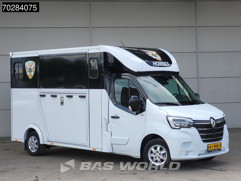 Renault Master 165PK Paardenwagen Hengstenuitvoering Navi LED Trekhaak Airco Cruise Camera Euro6 Horsetruck 15m3 Airco Trekhaak Cruise control - Van: picture 5 Renault Master 165PK Paardenwagen Hengstenuitvoering Navi LED Trekhaak Airco Cruise Camera Euro6 Horsetruck 15m3 Airco Trekhaak Cruise control - Van: picture 5