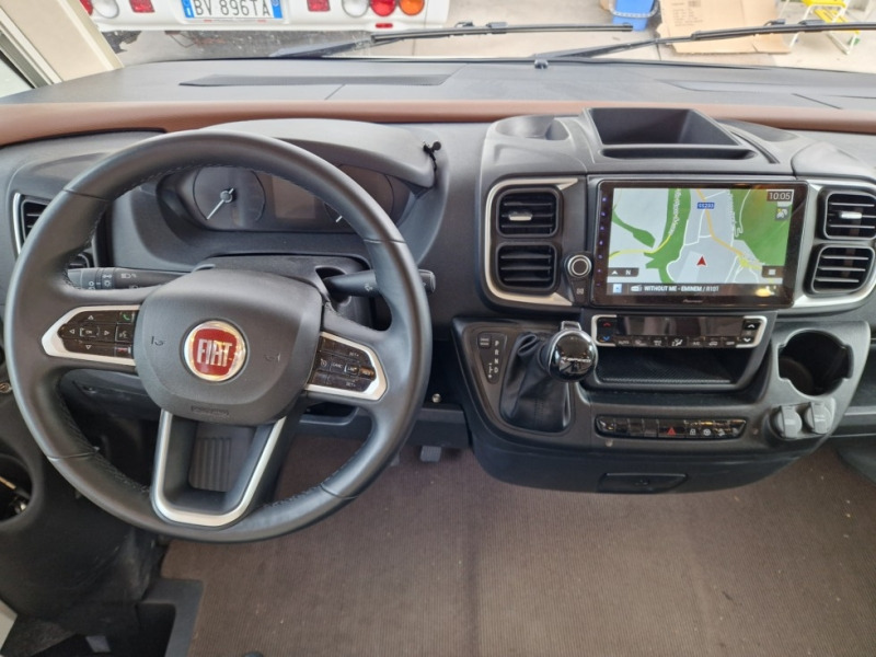 Carthago Chic C Line I 4.9 LE/L - Integrated motorhome: picture 5 Carthago Chic C Line I 4.9 LE/L - Integrated motorhome: picture 5