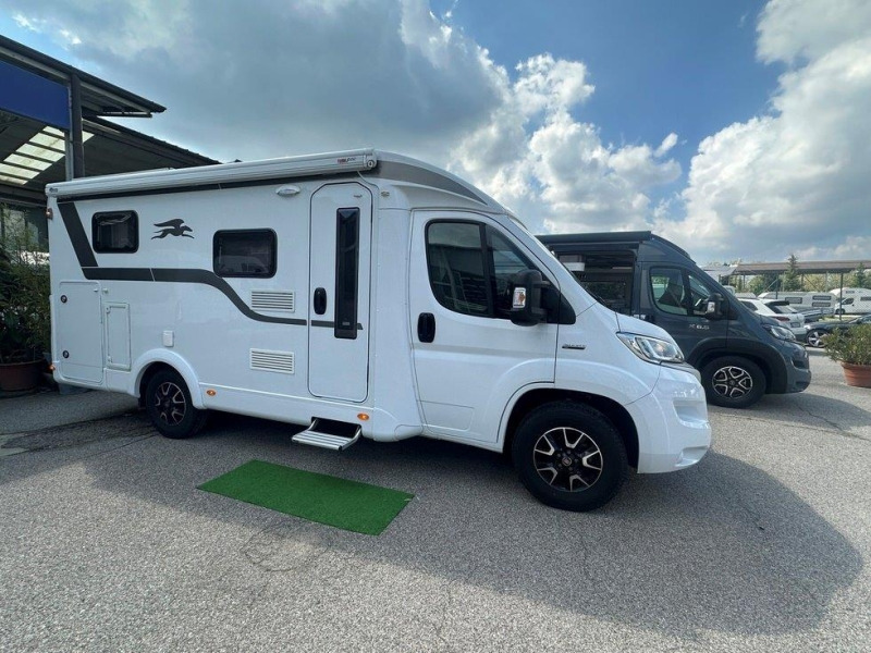 Laika Compact 9 - Semi-integrated motorhome: picture 1 Laika Compact 9 - Semi-integrated motorhome: picture 1