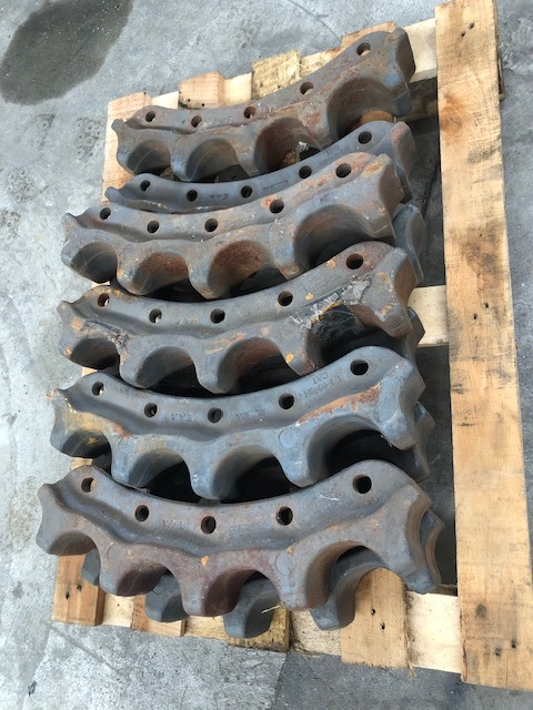 CATERPILLAR D6T sprocket segments D6T - Undercarriage parts for Bulldozer: picture 1 CATERPILLAR D6T sprocket segments D6T - Undercarriage parts for Bulldozer: picture 1